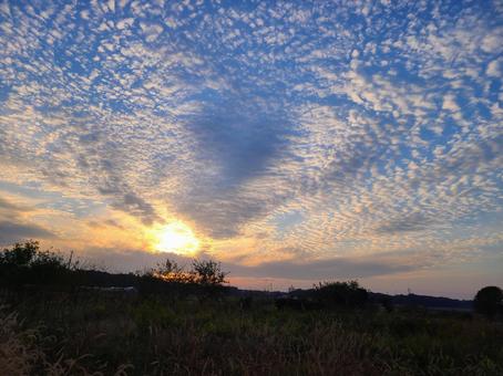 夕焼けと雲の写真
