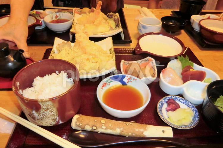 とろろ芋御膳 とろろ芋御膳,とろろ芋,すりこ木の写真素材