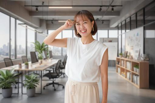 お洒落なオフィスと女性 女性,デザイナー,クリエイターの写真素材
