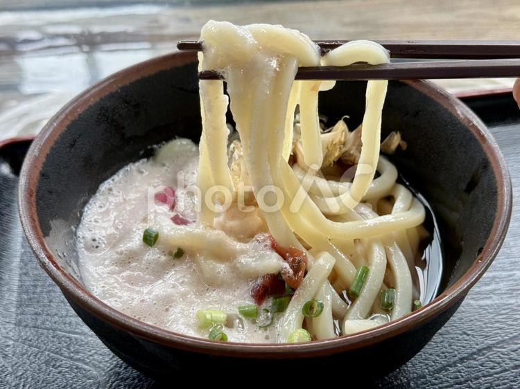 冷たい梅とろろうどん 冷たい,梅,とろろの写真素材