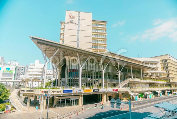【沖縄】那覇市の街並み OPA 沖縄,那覇市,交通の写真素材