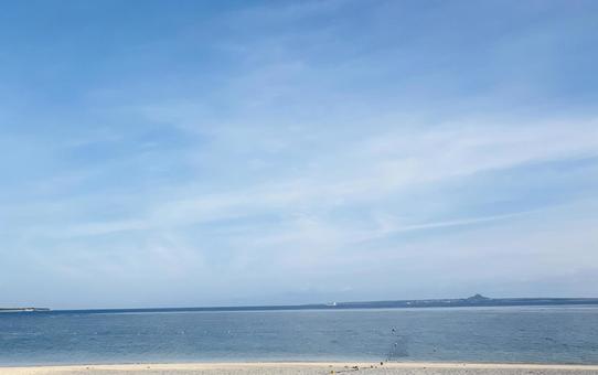 夏の海と浜辺 夏の海と浜辺の写真
