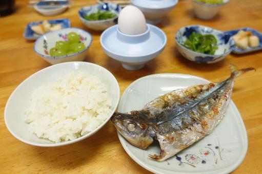 民宿の焼き魚定食 民宿の焼き魚定食 焼き魚,定食,魚料理の写真素材