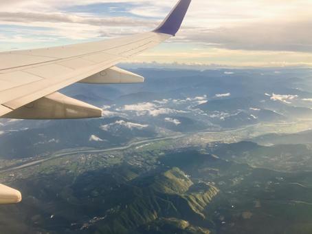 内モンゴル自治区上空 内モンゴル自治区上空 機内からの眺め,窓の景色,空の旅の写真素材