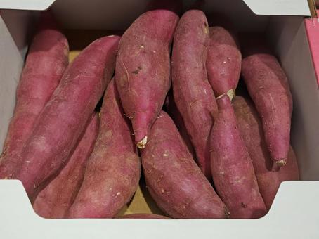 八百屋さんの「さつまいも」 八百屋さんの「さつまいも」の写真