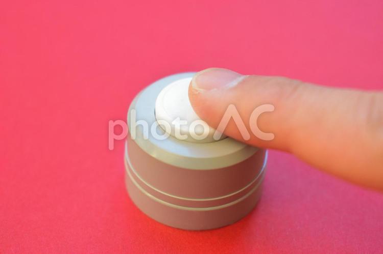 ボタンを押す　スイッチを押す ボタンを押す,スイッチを押す,スイッチの写真素材