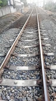 レールの上に立つ レールの上に立つ 線路,レール,錆びの写真素材