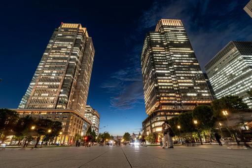 夏の東京駅前広場 夏の東京駅前広場 東京駅,仕事,ビジネス街の写真素材