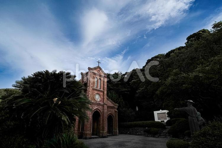＜五島の観光スポット＞堂崎天主堂の風景 風景,青空,堂崎天主堂の写真素材