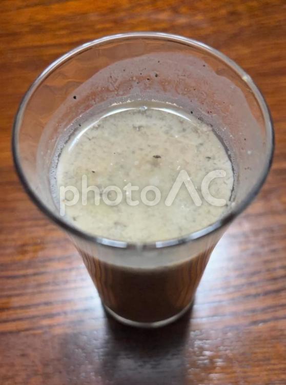 牛乳りんご酢に黒大豆きな粉と黒すり胡麻 牛乳りんご酢,牛乳,りんご酢の写真素材