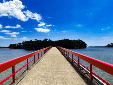 松島の福浦橋と青い空 松島の福浦橋と青い空 福浦橋,松島,赤い橋の写真素材