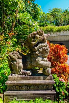 【シンガポール】植物園にあったシーサー シンガポール,植物園,緑の写真素材