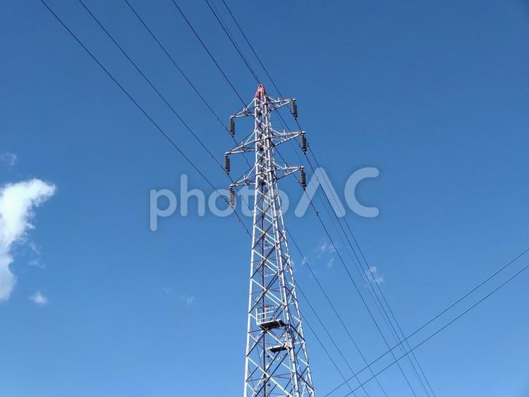 鉄塔のある風景2 鉄塔,電線,空の写真素材