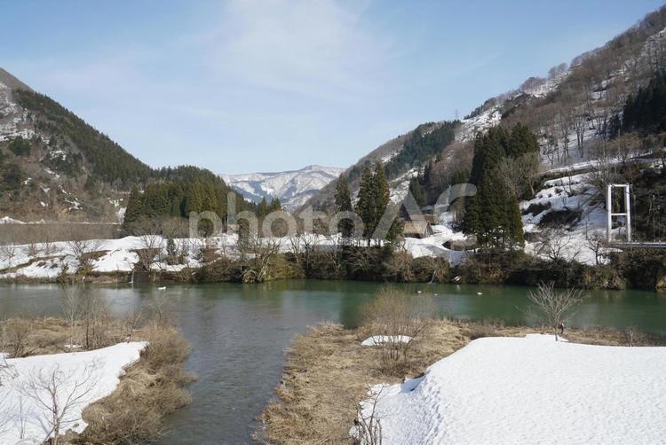 菅沼合掌造り集落（川から） 五箇山,菅沼合掌造,合掌造りの写真素材
