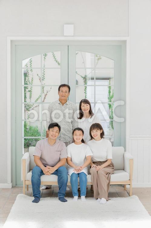 3世代家族・三世代家族 三世代家族,3世代家族,女性の写真素材