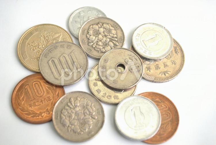 白背景に日本の硬貨 硬貨,コイン,スペースの写真素材