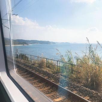車窓からの風景 海 車窓からの風景 海の写真