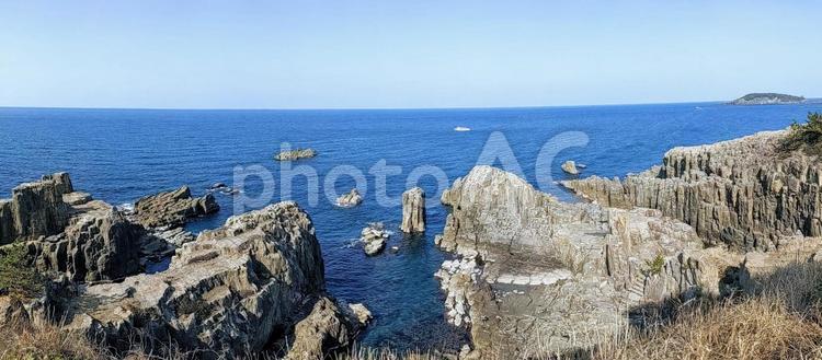福井県東尋坊のパノラマ写真 東尋坊,福井,海の写真素材