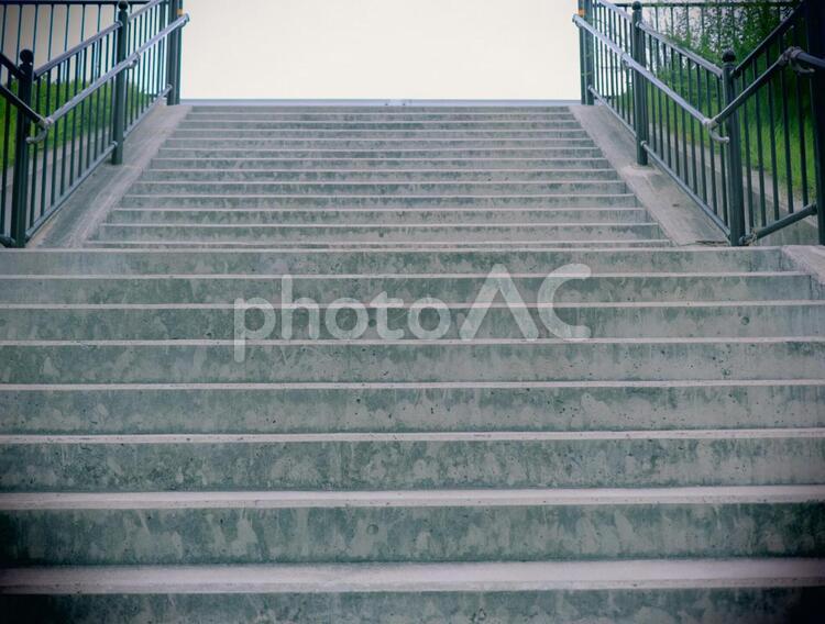 階段を上ったら 階段,かいだん,上り階段の写真素材