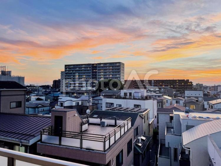 夕焼けに染まる住宅街の風景 住宅街,家,住宅の写真素材