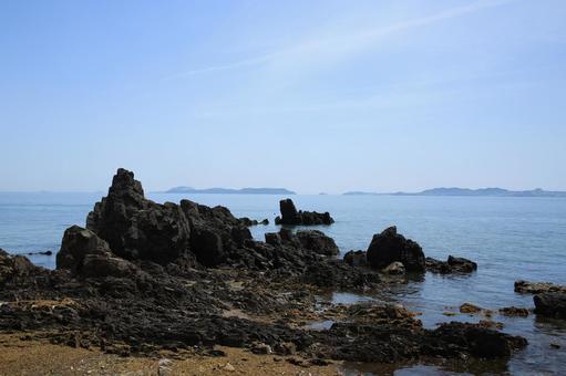兵庫県赤穂市 大塚海岸のライオン岩 兵庫県赤穂市 大塚海岸のライオン岩 ライオン岩,岩,岩石の写真素材