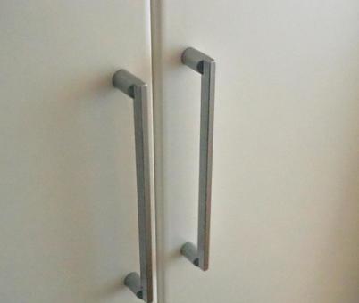 収納の取っ手 収納の取っ手 取っ手,ドアハンドル,家具金物の写真素材