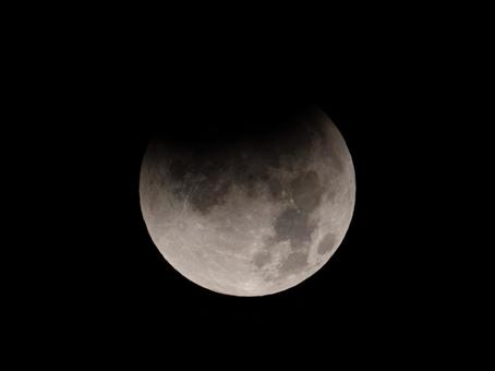 皆既月食2025年9月8日 部分食② 皆既月食2025年9月8日 部分食②の写真