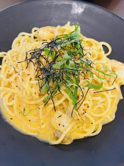Pasta with sea urchin sauce, JPG Pasta with sea urchin sauce, JPG
