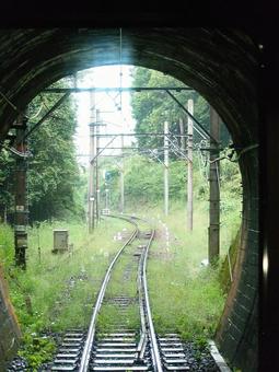 トンネルから出るところ トンネルから出るところ トンネル,出口,鉄道の写真素材