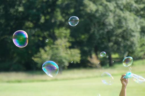 シャボン玉 シャボン玉,しゃぼん玉,フワフワの写真素材