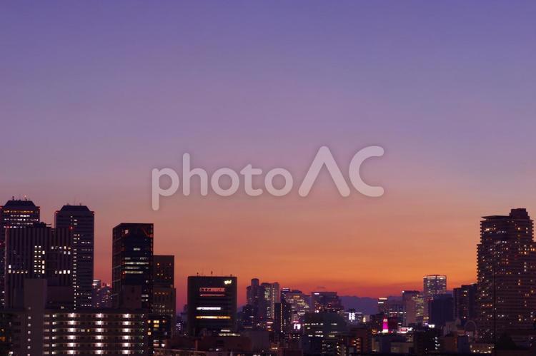 夕焼け　夕暮れ　マジックアワー　町並み 夕焼け,夕暮れ,マジックアワーの写真素材