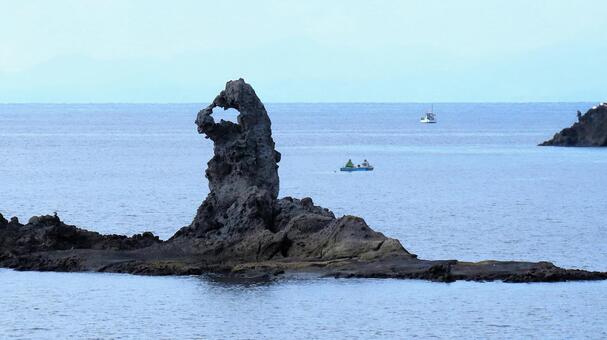 大田子海岸から見える怪獣（奇岩） 大田子海岸,海,西伊豆の写真素材