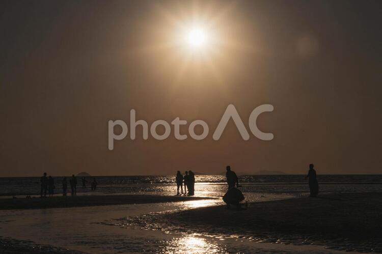 夕日と海 海,夕方,夕日の写真素材