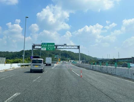 多治見インター付近 多治見インター付近 高速道路,道路,看板の写真素材