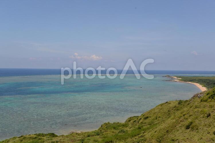 石垣島最北端　平久保崎灯台付近の海・岬 平久保崎灯台,石垣島,灯台の写真素材