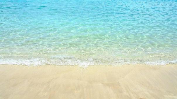 白砂で遠浅のビーチ02 白砂で遠浅のビーチ02 海,夏,波の写真素材