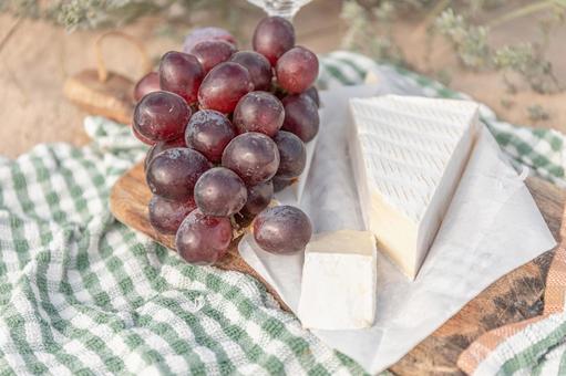 カマンベールチーズとぶどう カマンベール,チーズ,カットの写真素材
