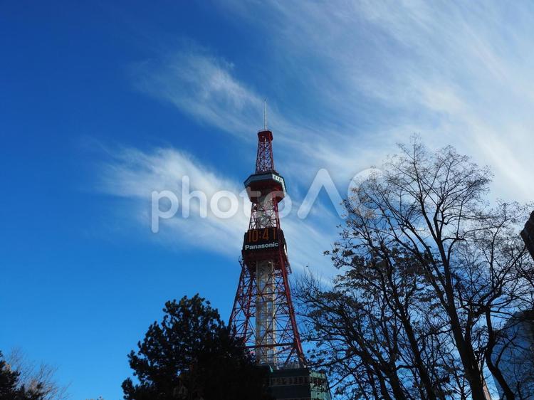 さっぽろテレビ塔　冬　雲 札幌,テレビ塔,さっぽろテレビ塔の写真素材