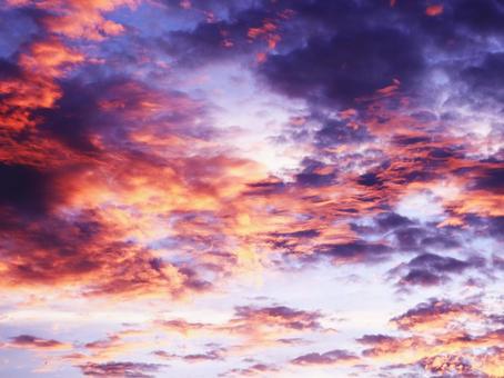 Clouds dyed in the sunset, JPG