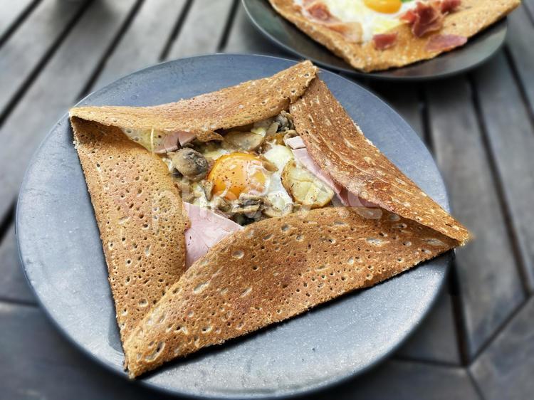 ブルターニュ風ガレット ガレット,フランス料理,料理の写真素材