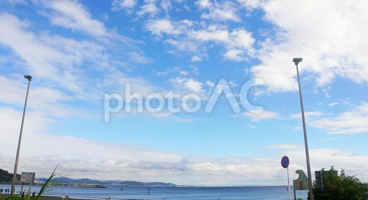 秋の空と湘南の海 空,海,湘南の写真素材