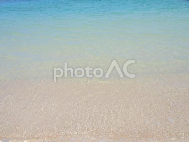 沖縄の海岸の波 砂浜,波,沖縄の写真素材