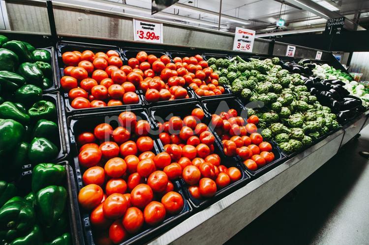 野菜果物売り場 スーパーマーケット たくさん,サービス,スーパーの写真素材