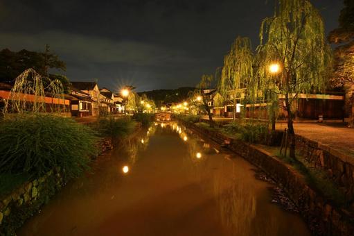 倉敷景観地区の幻想的な真夜中の夜景 倉敷,倉敷川,倉敷美観地区の写真素材