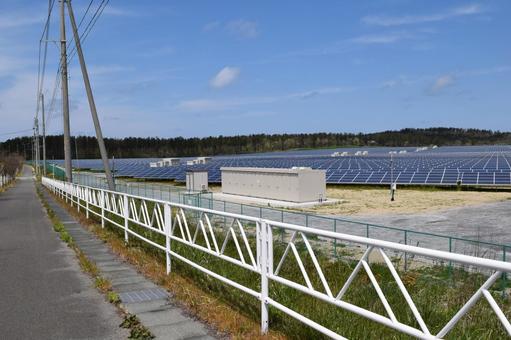 大量のソーラーパネル 大量のソーラーパネル 発電,発電所,ソーラーパネルの写真素材