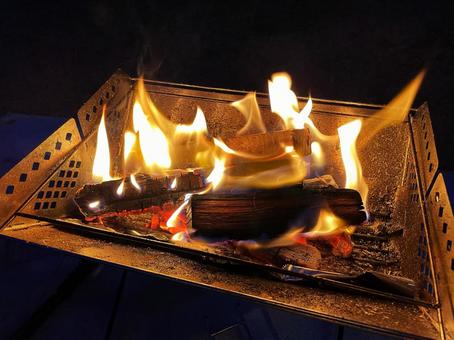 焚き火台 焚き火台,焚き火,火の写真素材