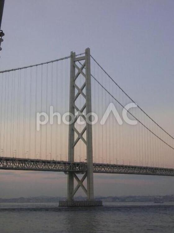 夕暮れの明石海峡　8月 8月,お盆,グラデーションの写真素材