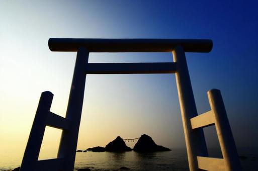 海上の鳥居 海上の鳥居の写真