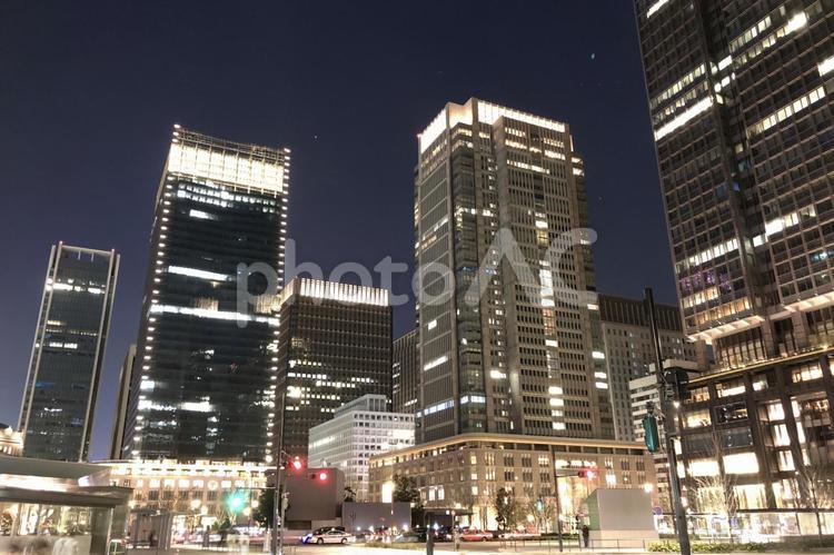 東京　丸の内の夜 街並み,町並み,市街地の写真素材