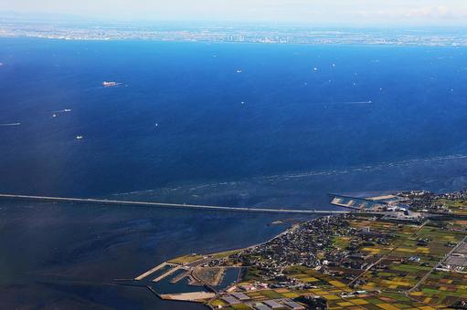 １０月中旬の上空からの東京湾アクアライン 東京湾アクアライン,橋,東京湾の写真素材